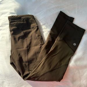 NWOT Lululemon Green Leggings | Size 2
